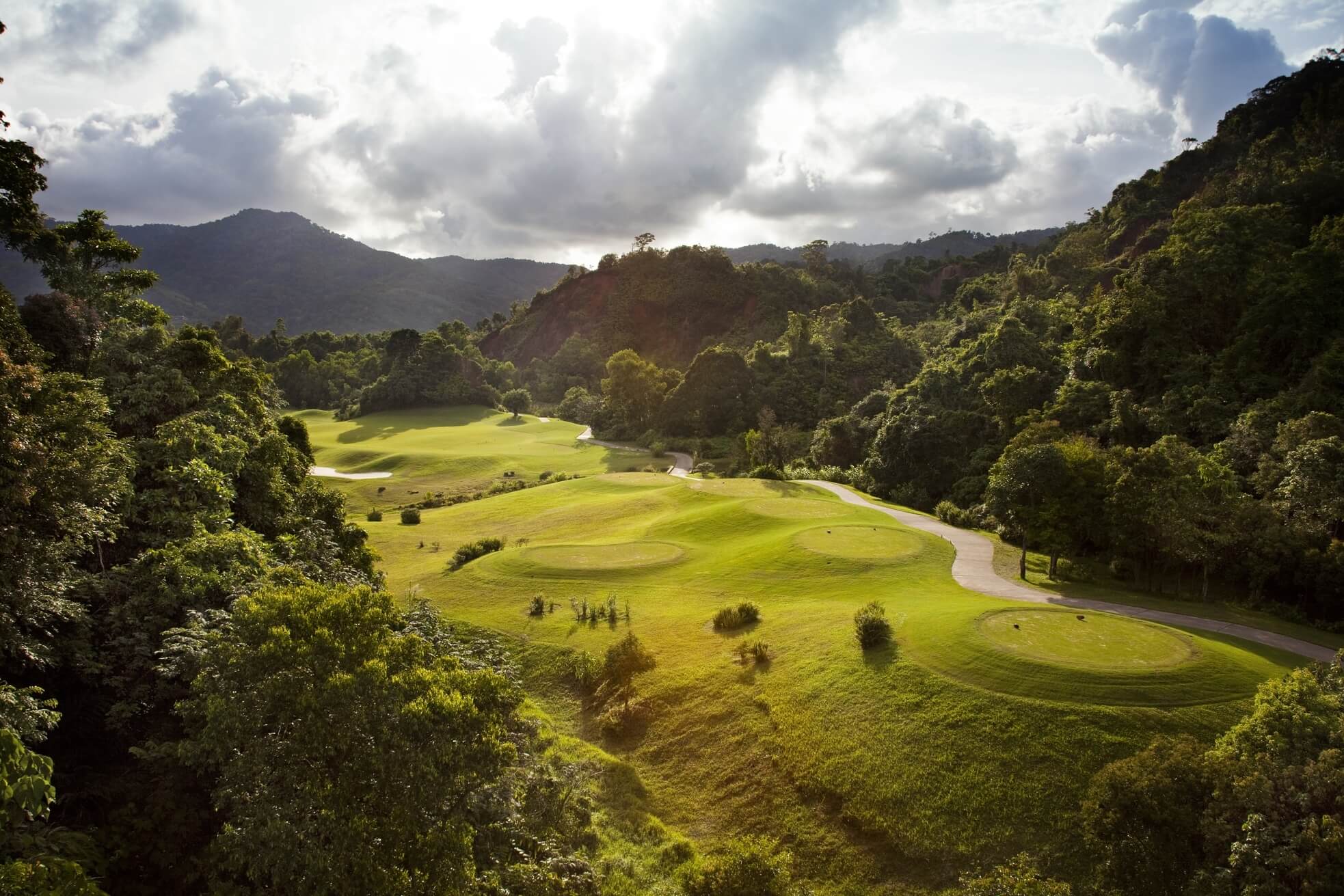 Uenighed spole Kæmpe stor Red Mountain - Tinidee Golf Resort Phuket